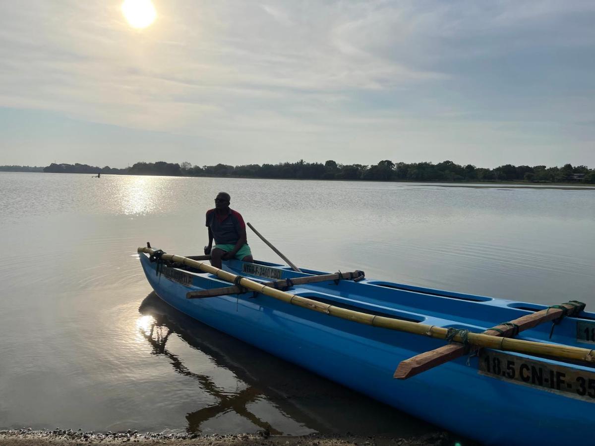 Yala Lake View Cabanas Tissamaharama Ngoại thất bức ảnh